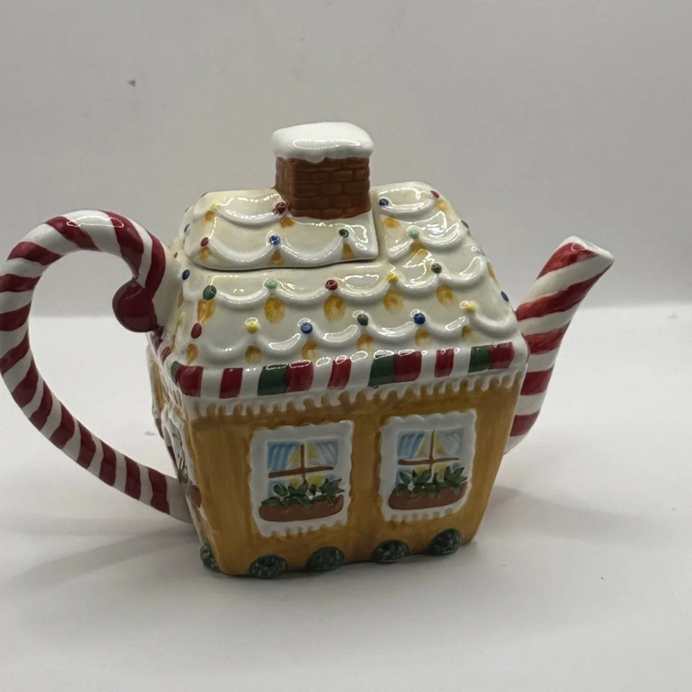 Mesa gingerbread house Charming Cottage Teapot